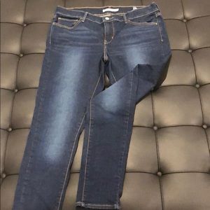 Levi’s 710 Dark Super Skinny